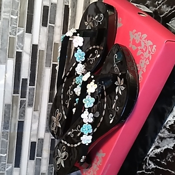 Sakinas 7 black inlaid heeled sandles - Picture 1 of 8